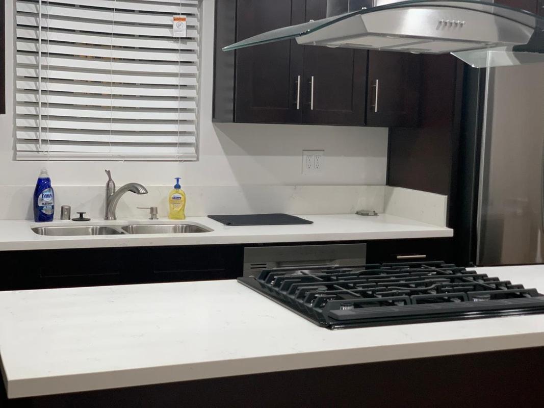 Gated Contemporary 3 Bedroom - 2 Bathroom Home In South La Plus Parking Лос-Анджелес Экстерьер фото