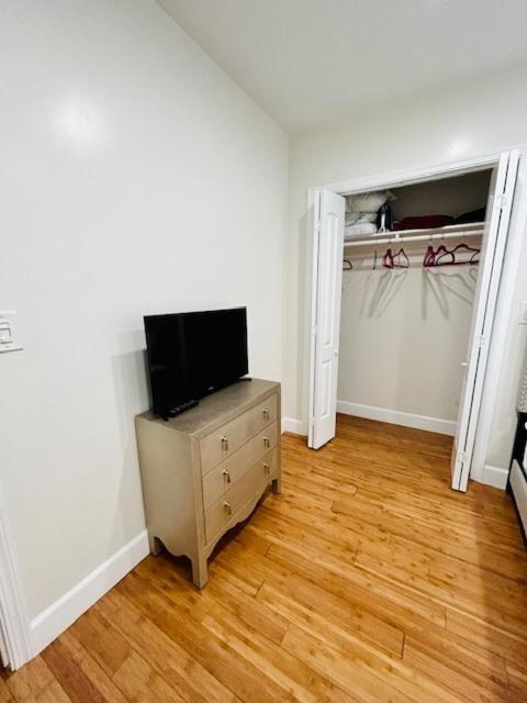 Gated Contemporary 3 Bedroom - 2 Bathroom Home In South La Plus Parking Лос-Анджелес Экстерьер фото